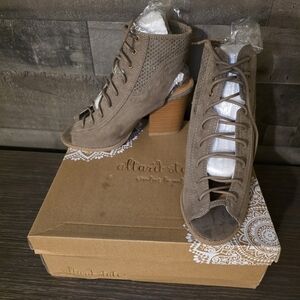 New ALTR'D State Womens Booties Size 7.5